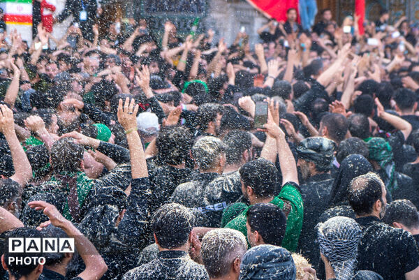 جلوه‌های ویژه از عزاداری هیات چهل اختران قم در روز عاشورا