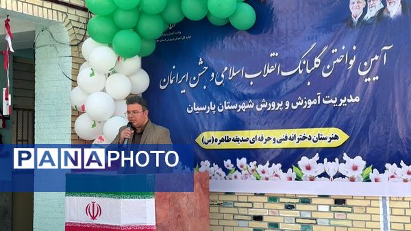 افتتاح نمایشگاه دست‌سازه‌های دانش‌آموزی در هنرستان صدیقه طاهره(س)