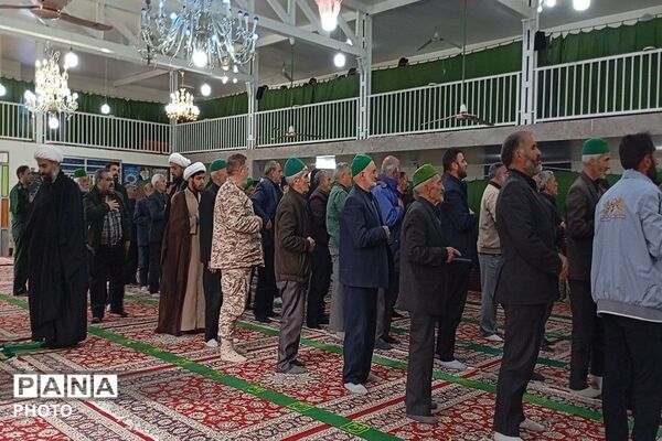 قرائت سوره فتح و اقامه نماز جماعت ظهر و عصر در مسجد جامع شهر بار
