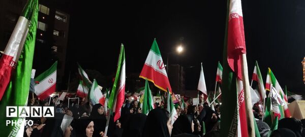 بلوار فضل، صحنه عشق و ارادت ملت به رهبر در شبی دیگر