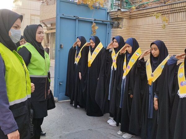 مانور سراسری زلزله در دبیرستان دخترانه شاهد شیرودی 