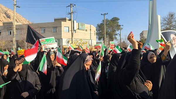 اجتماع حماسی مردم شهرستان زرقان در محکومیت اقدامات تروریستی اخیر
