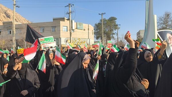 اجتماع حماسی مردم شهرستان زرقان در محکومیت اقدامات تروریستی اخیر