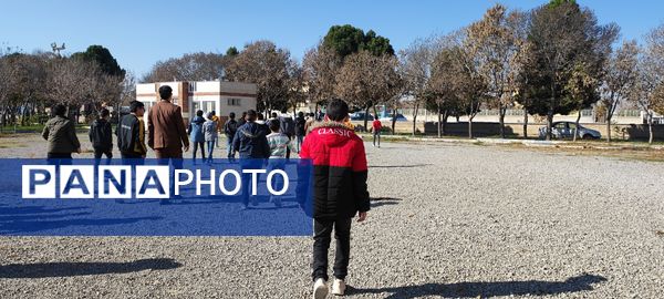 بازدید دانش‌آموزان دبیرستان فرزانگان از کتابخانه اندیشه شیروان