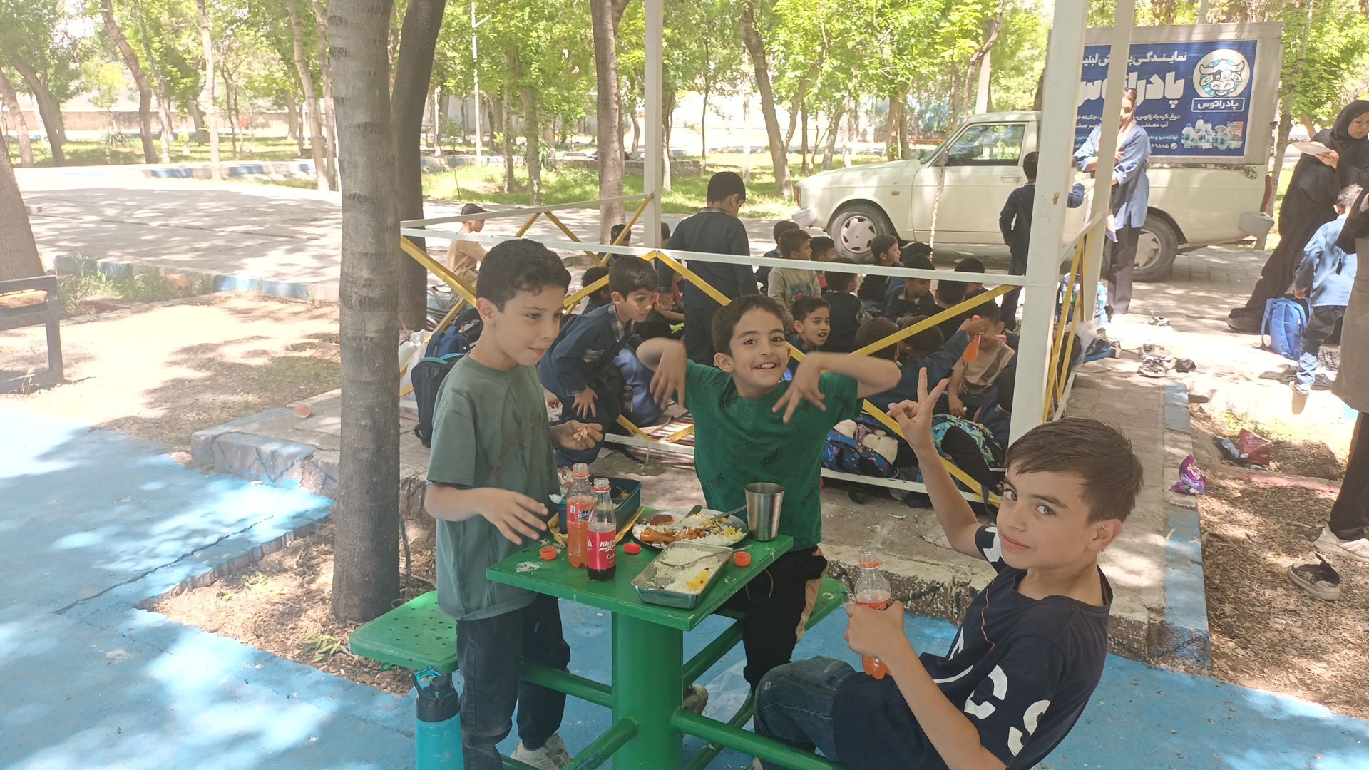 اردوی دانش‌آموزان مدرسه پسرانه مبین در پارک جنگلی شیروان