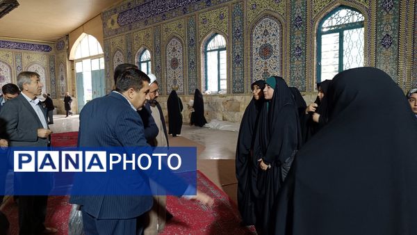 حضور پرشور دانش‌آموزان و فرهنگیان در نماز جمعه یاسوج