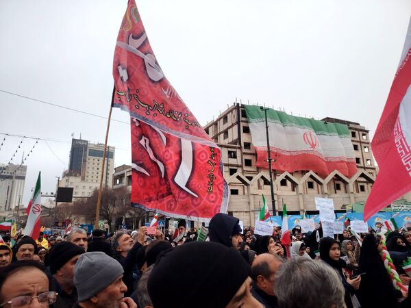 تولد ۴۷ساله‌گی انقلاب ایران در خیابان پانزده خرداد