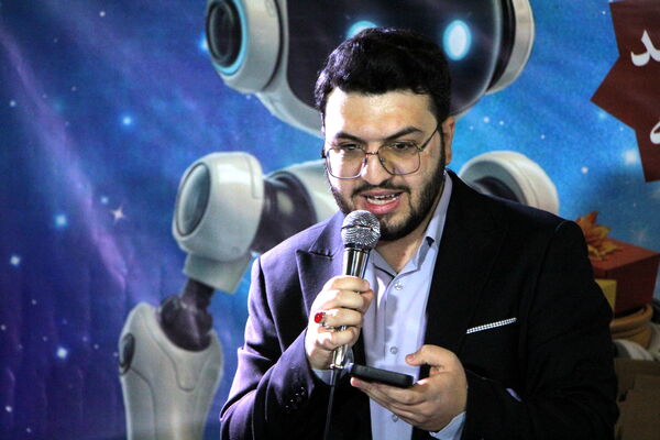 نمایشگاه شادمانه نور در یزد