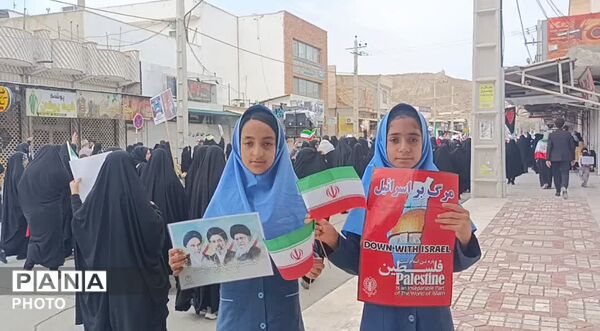  کودکان و دانش‌آموزان لارستانی در راهپیمایی روز قدس