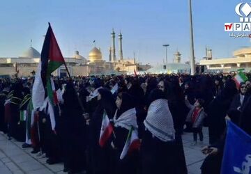 برگزاری همایش شکوه اقتدار در حرم حضرت معصومه(س) 