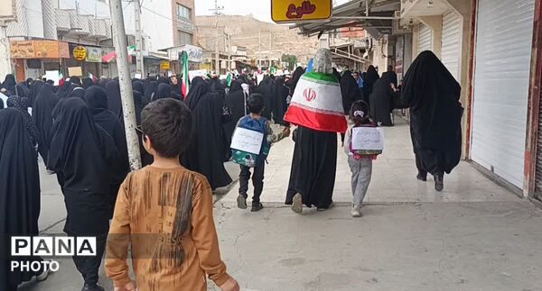  کودکان و دانش‌آموزان لارستانی در راهپیمایی روز قدس