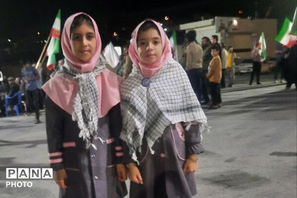 تا پای جان برای ایران؛دانش‌آموزان در میدان 