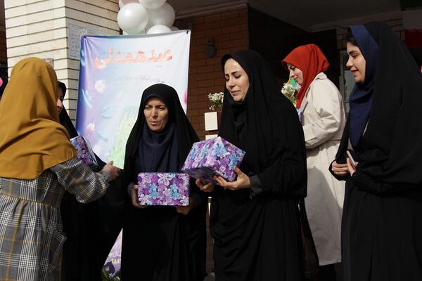 جشن نیکوکاری در مدرسه مهرآیین بهارستان۲