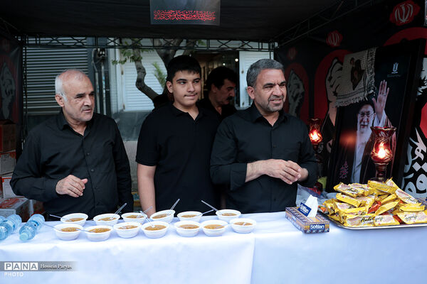 موکب وزارت آموزش و پرورش از از زائران و تشییع‌کنندگان پیکر رهبر شهید
