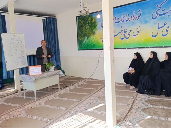 جلسه توانمندسازی معاونین و مربیان پرورشی در محور جنگل شهرستان رشتخوار