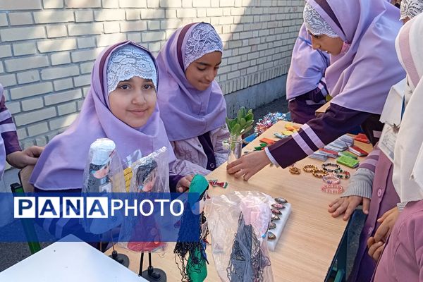 بازارچه دانش‌آموزی در دبستان شاهد شهید محمدرضا کشاورز 