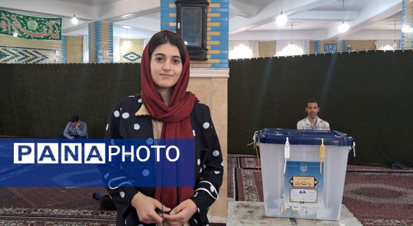 حضور پرشور رای‌اولی‌ها در انتخابات ریاست جمهوری