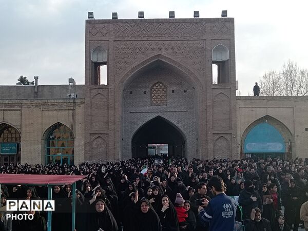 مردم ولایت مدار نیشابور در سوگ رهبر آزاده شهیدشان در مسجد جامع