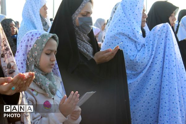 اقامه نماز عید سعید فطر در فاروج 