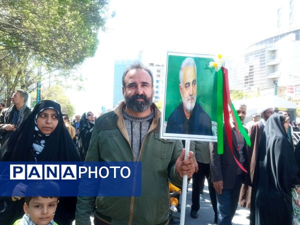 حضور پرشور مشهدی‌ها در راهپیمایی روز قدس؛ فریاد حمایت از فلسطین