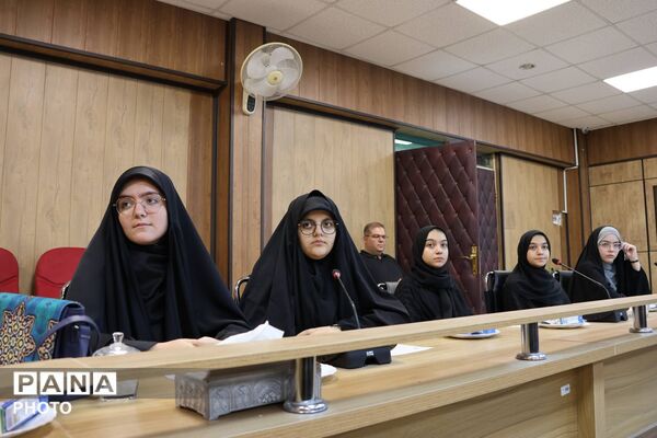 نشست خبرنگاران پانا منطقه ۱۷ تهران با مدیر آموزش و پرورش