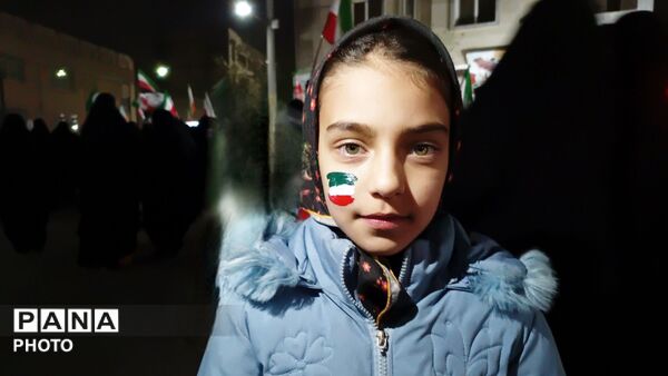 کودکان راهپیمایی را زیبا تر می‌کنند