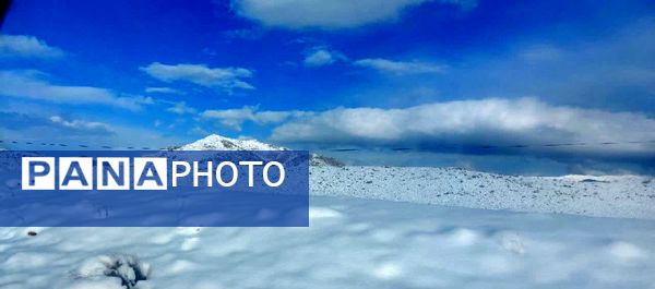 رقص دانه‌های برف در آسمان خاتم؛ شور و هیجان کودکان