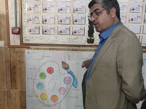 بازدید معاون پرورشی و تربیت بدنی ناحیه سه از دبیرستان مصلی‌نژاد ام البنین 