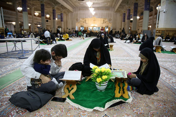 آیین ترتیل خوانی خانوادگی در حرم حضرت معصومه(س)