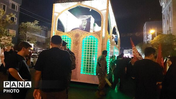 جایگاه پیکر رهبر شهید در تجمعات شبانه برجسته شد