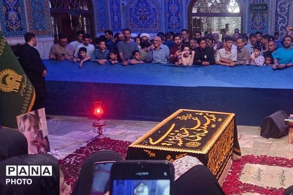 میثاق دوباره مردم جانفدا با رهبر شهید در حرم رضوی 