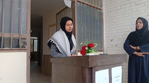 زنگ مهر در مدرسه زکیه برآباد به صدا درآمد