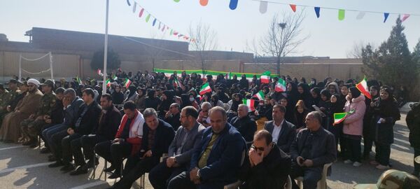 زنگ انقلاب در  مدارس شهرستان ملکان به صدا درآمد