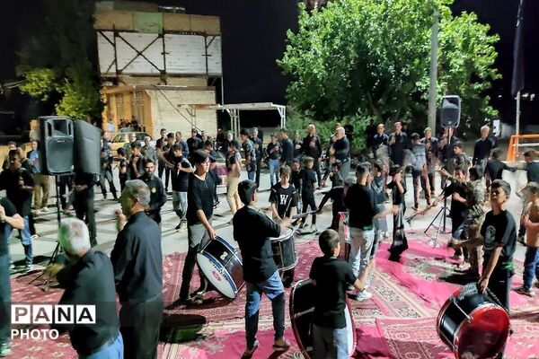 هیئت زنجیر زنی در هشتمین شب از ماه محرم الحرام در حسینیه شهدای شهر بار