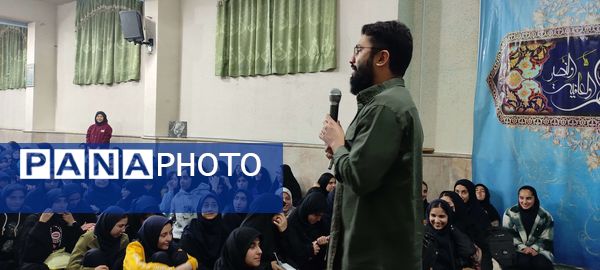 ضیافت افطاری ماه مبارک رمضان در دبیرستان پژمان بختیاری ناحیه یک مشهد 