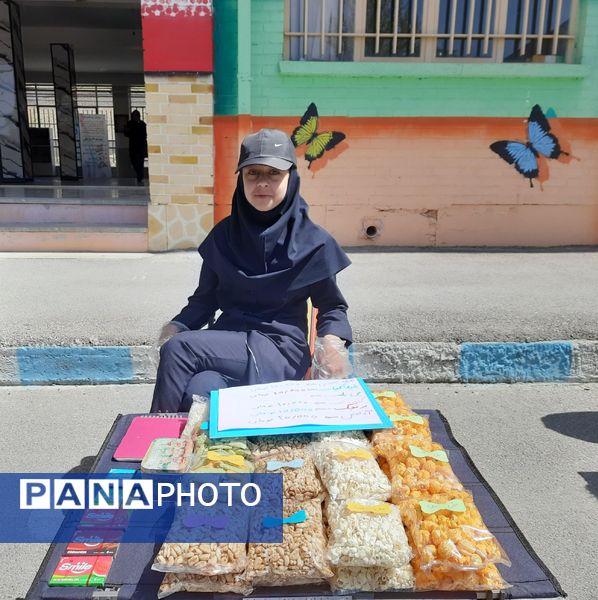 بازارچه کسب‌ و کار با هدف کارآفرینی در آموزشگاه نورایمان