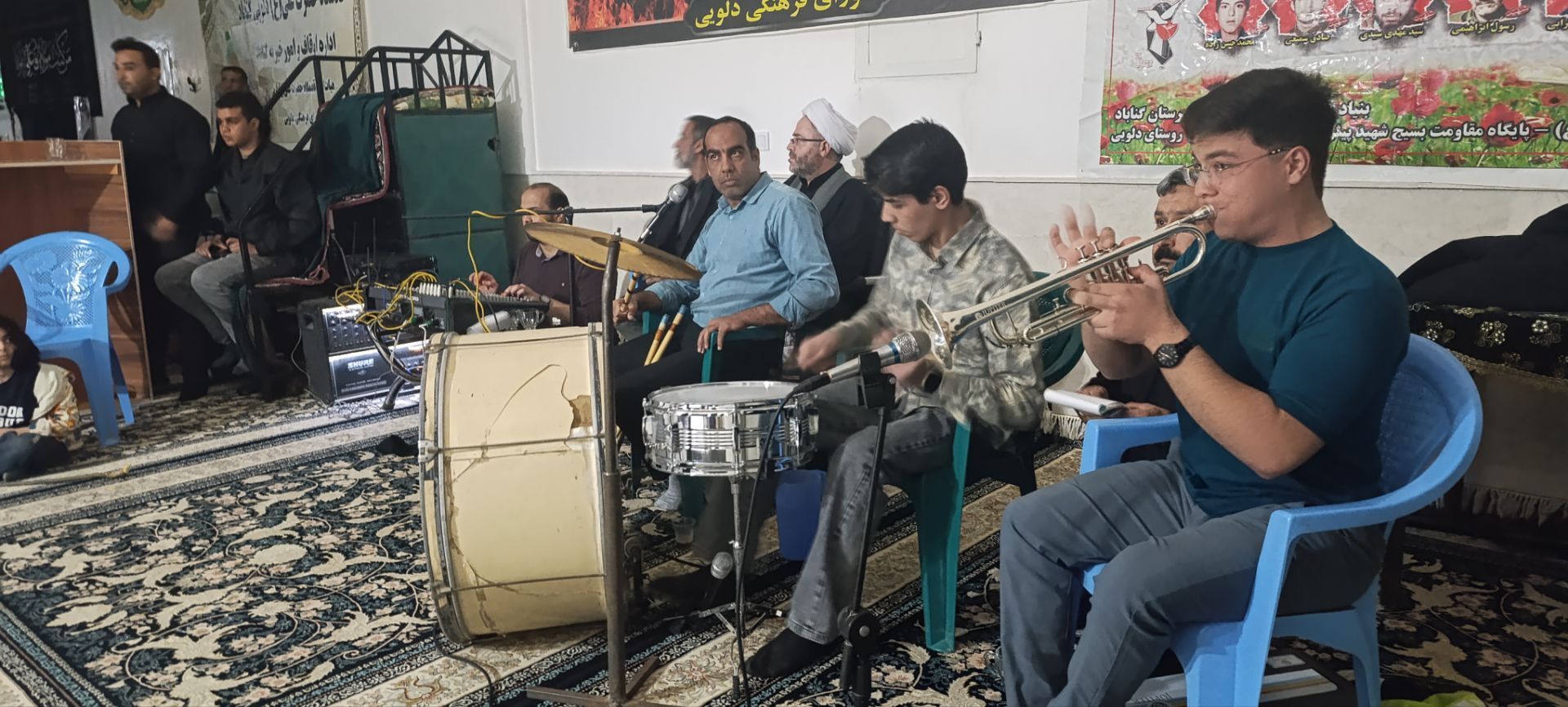 حماسه عزاداری در قدمگاه گناباد با نمایش «رستگاری در محراب»