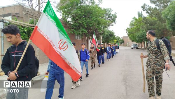 پیاده روری دانش آموزان جلگه رخ به مناسبت هفته سلامت