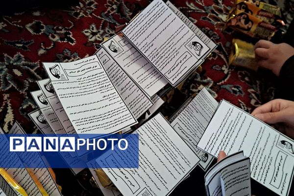 برپایی غرفه‌های اتحادیه انجمن‌های اسلامی در شهرستان فیروزکوه