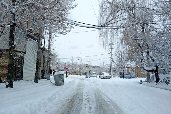 برف بارید و خدا پاکی خود را به شهر زیبایی بار هدیه کرد