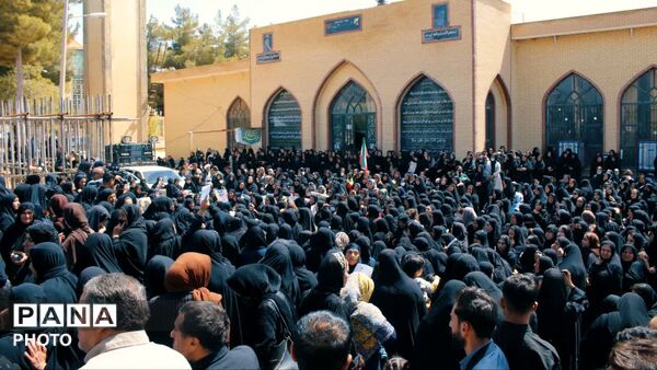 دیار آریوبرزن، پیکر فرزند دلیر خود را در آغوش گرفت