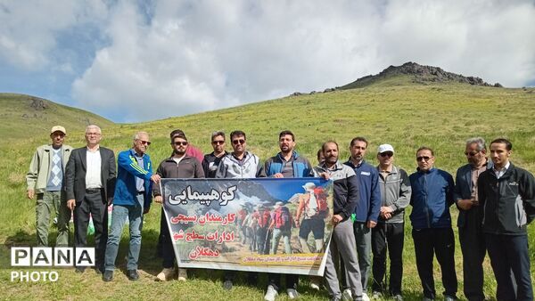 همایش پیاده‌روی ادارات در شهرستان دهگلان