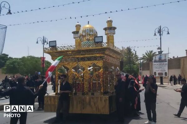 پیاده‌روی جاماندگان اربعین به سوی شاهچراغ (ع)
