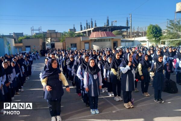آغاز ماه‌مهر و دیدار مجدد دانش‌آموزان و معلمان در مدرسه عزیزالله پزشکی ۲