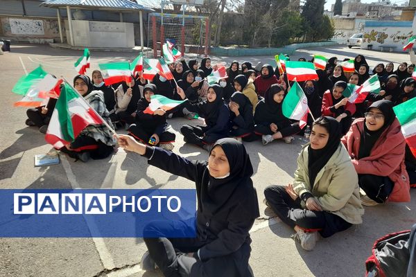 بزرگداشت دهه فجر در دبیرستان شاهد فیض ناحیه 3 شیراز