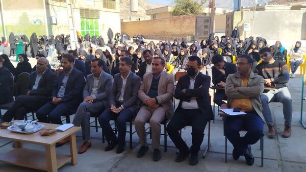 نواخته شدن زنگ انقلاب در هنرستان پروین اعتصامی چاروسا