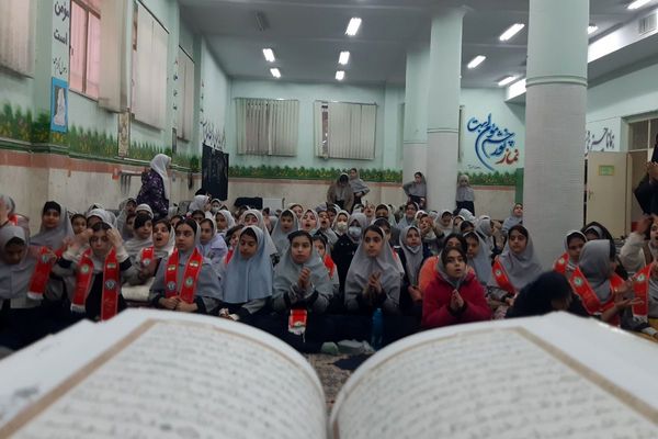 جشن ولادت امام علی(ع) در مدرسه شهید آقچه‌لو رباط‌کریم