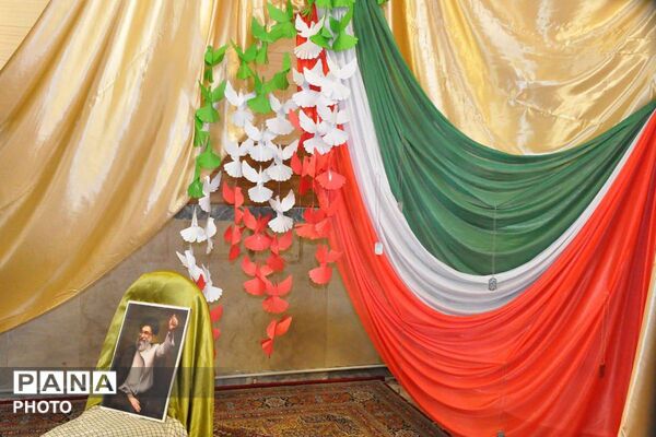 گرامیداشت شهدای والامقام و افتتاح زمین چمن مصنوعی و اتاق ورزش دبیرستان منتظرین شاهد ورامین