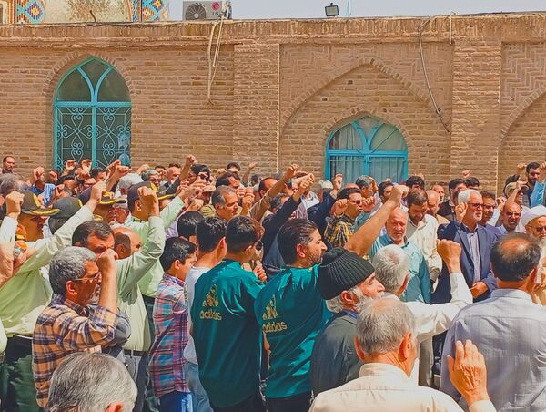 مشت هایی که آزادی فلسطین را صدا میزند