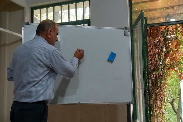 حضور مشاور وزیر امور تشکل‌ها در جمع خبرنگاران روایت مدرسه